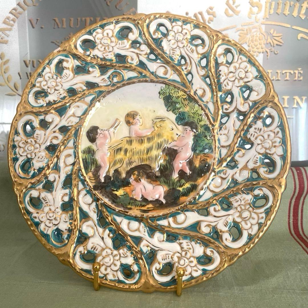 CAPODIMONTE イタリア製 陶器 飾り皿 天使　エンボス装飾アンティーク