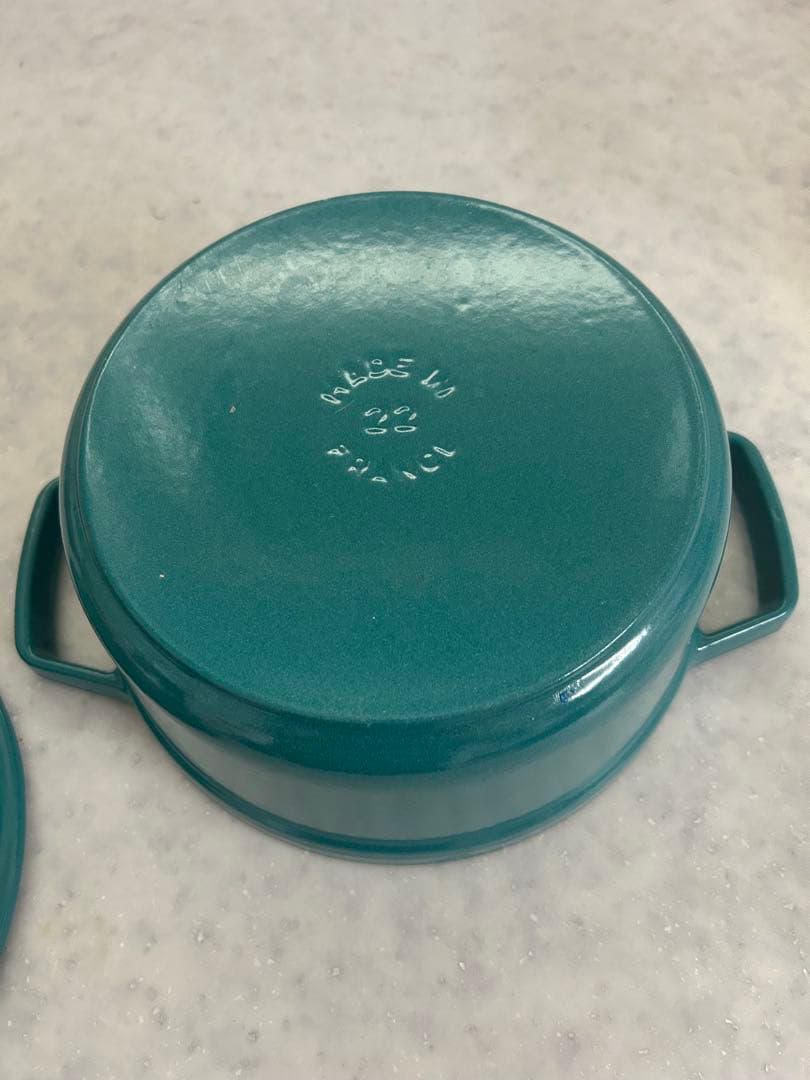 staub 22センチ　ミント