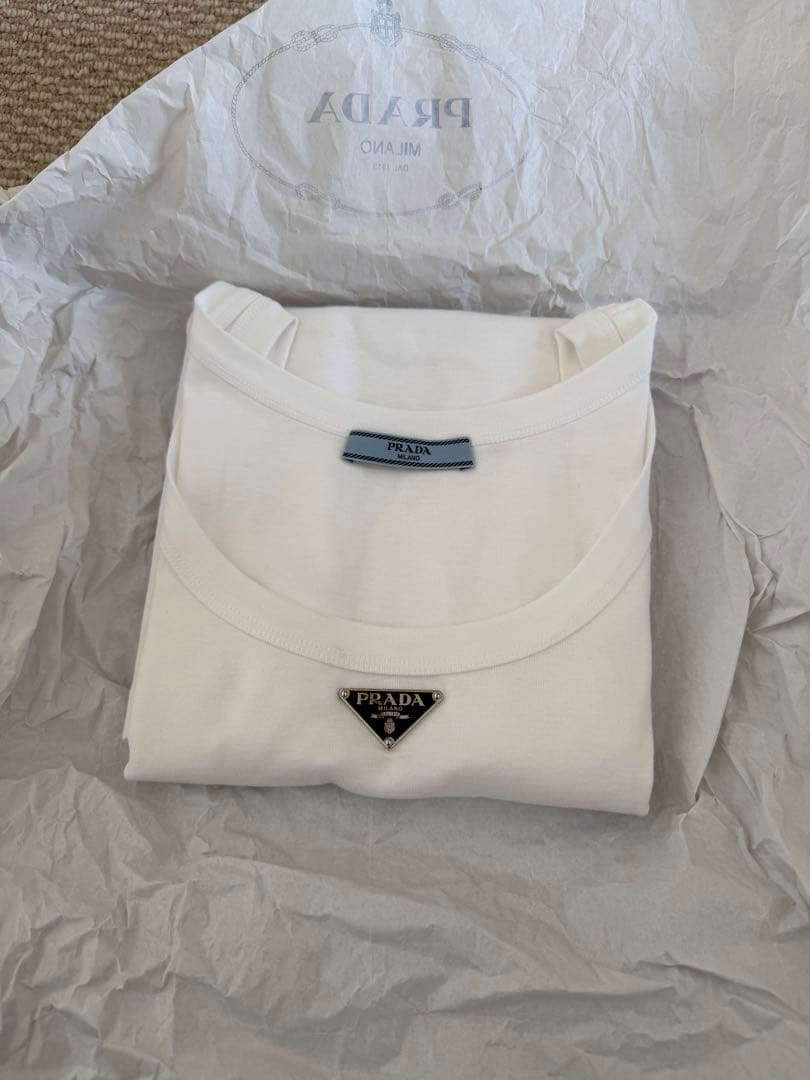 PRADAプラダ　ジャージーリブニットタンクトップス　ロゴプレート 36