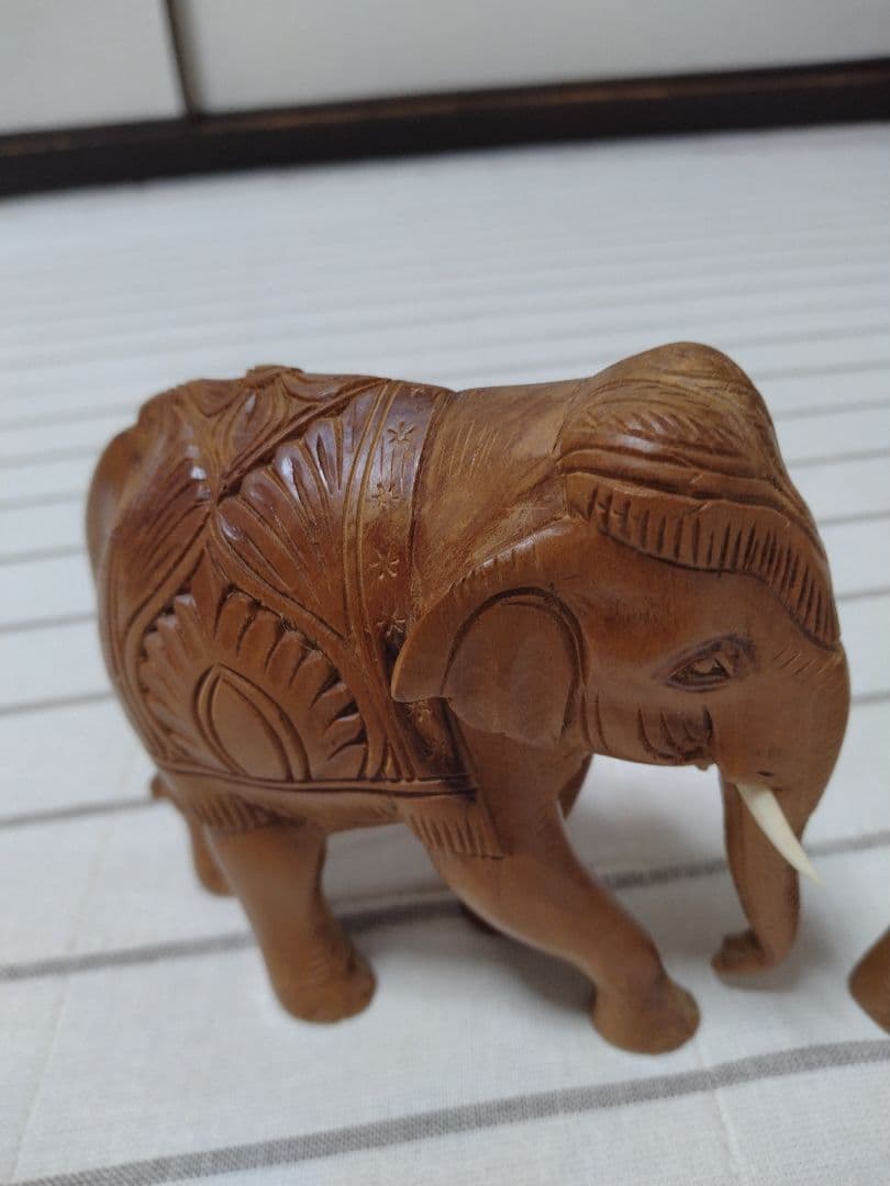 木製象の置物 2体セット　柘植