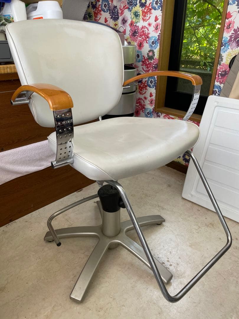 タカラベルモント　スタイリングチェアー 送料込