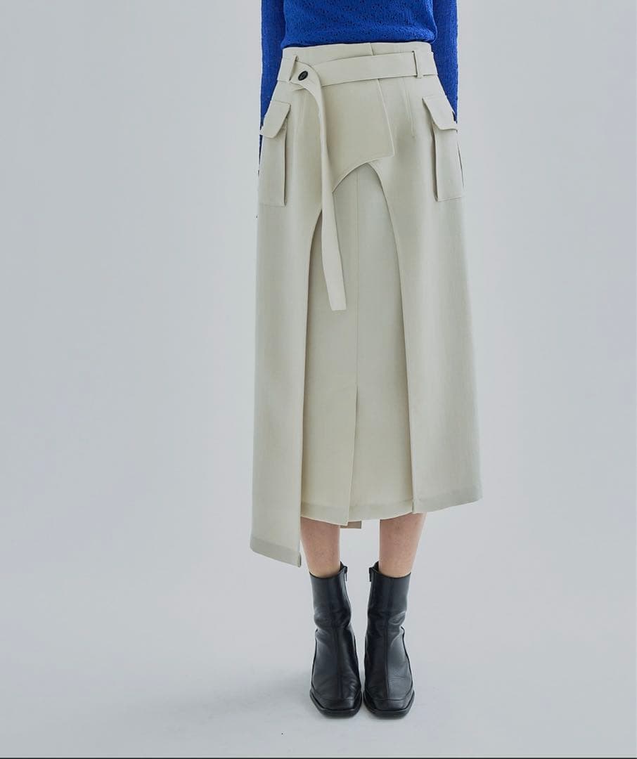 アークラインデザインスカート