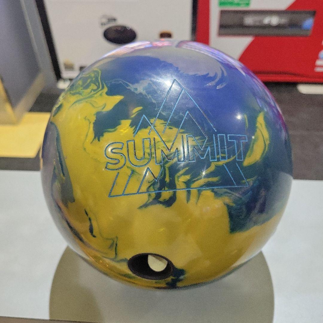 初代サミット　STORM15ポンド　ボウリングボール