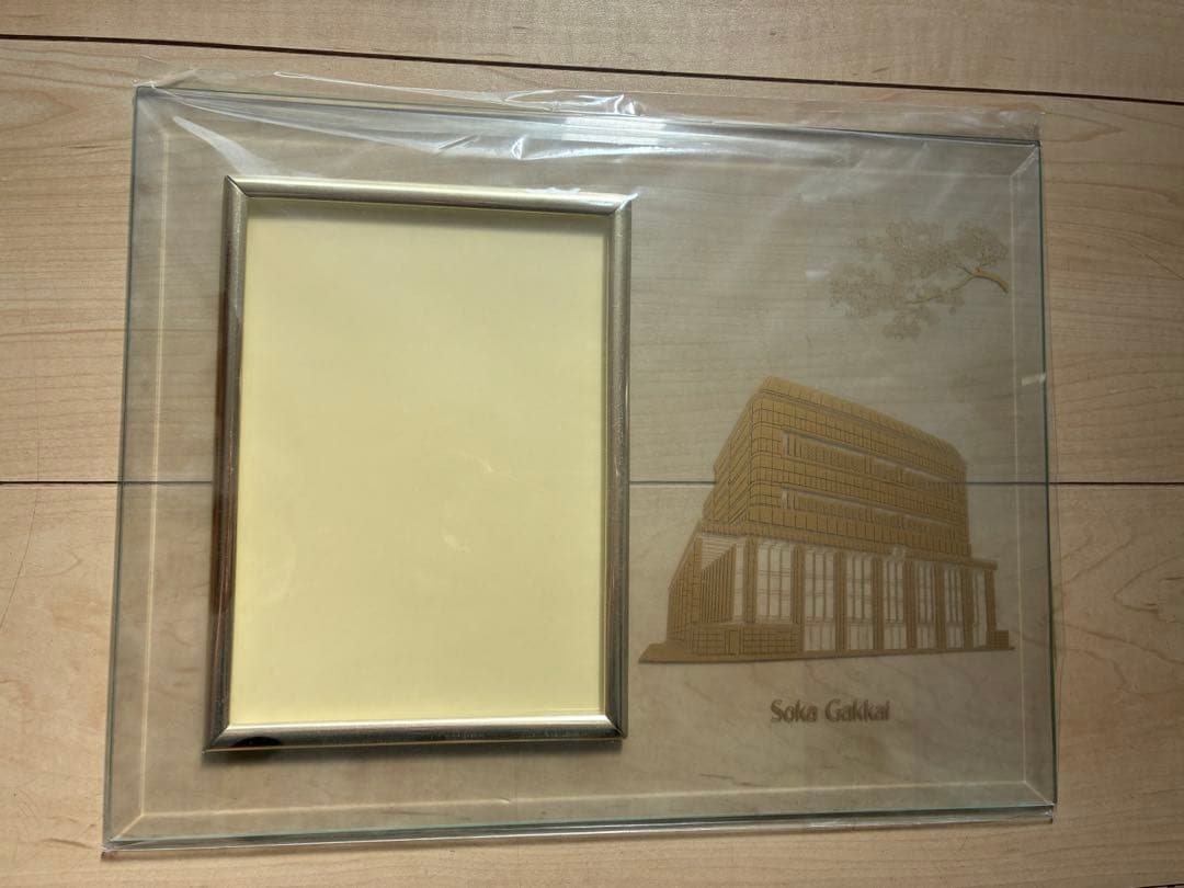 創価学会　本部の大理石「学会本部」置物 オブジェ& ガラスの写真ケース　非売品