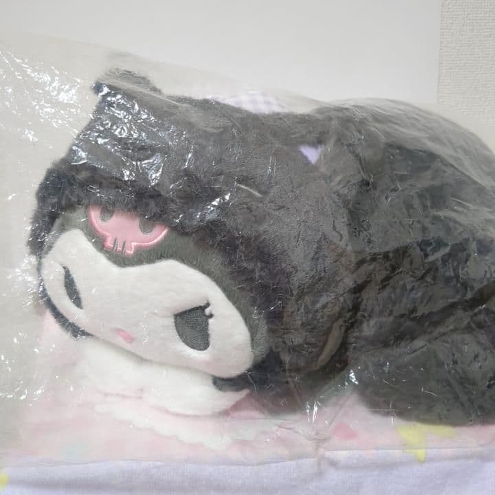 サンリオ　クロミ　いやしにゃんこ　猫みたいなクッション