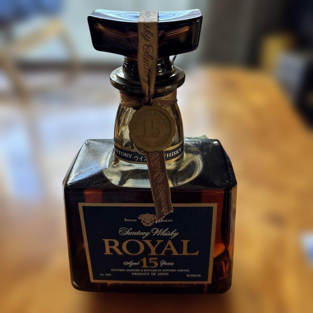 サントリー ローヤル プレミアム 15年 700ml