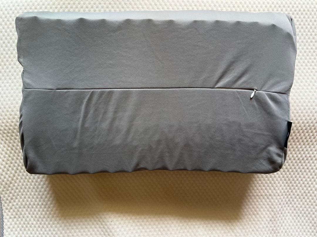 【正規品】ヒツジのいらない枕 至極 （中古） カバー付