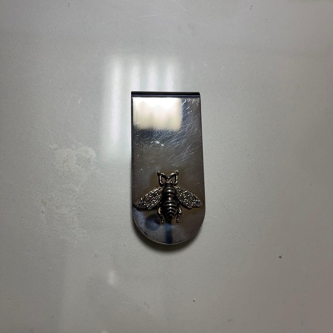 GUCCI マネークリップ 蜂のモチーフ