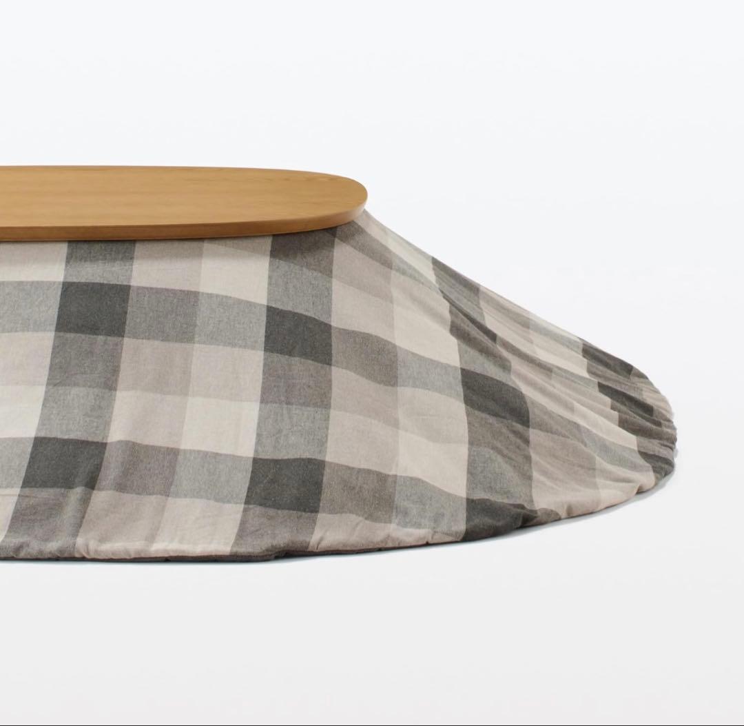 無印良品　木製 楕円形 こたつ 小　チェック柄布団、ラグセット