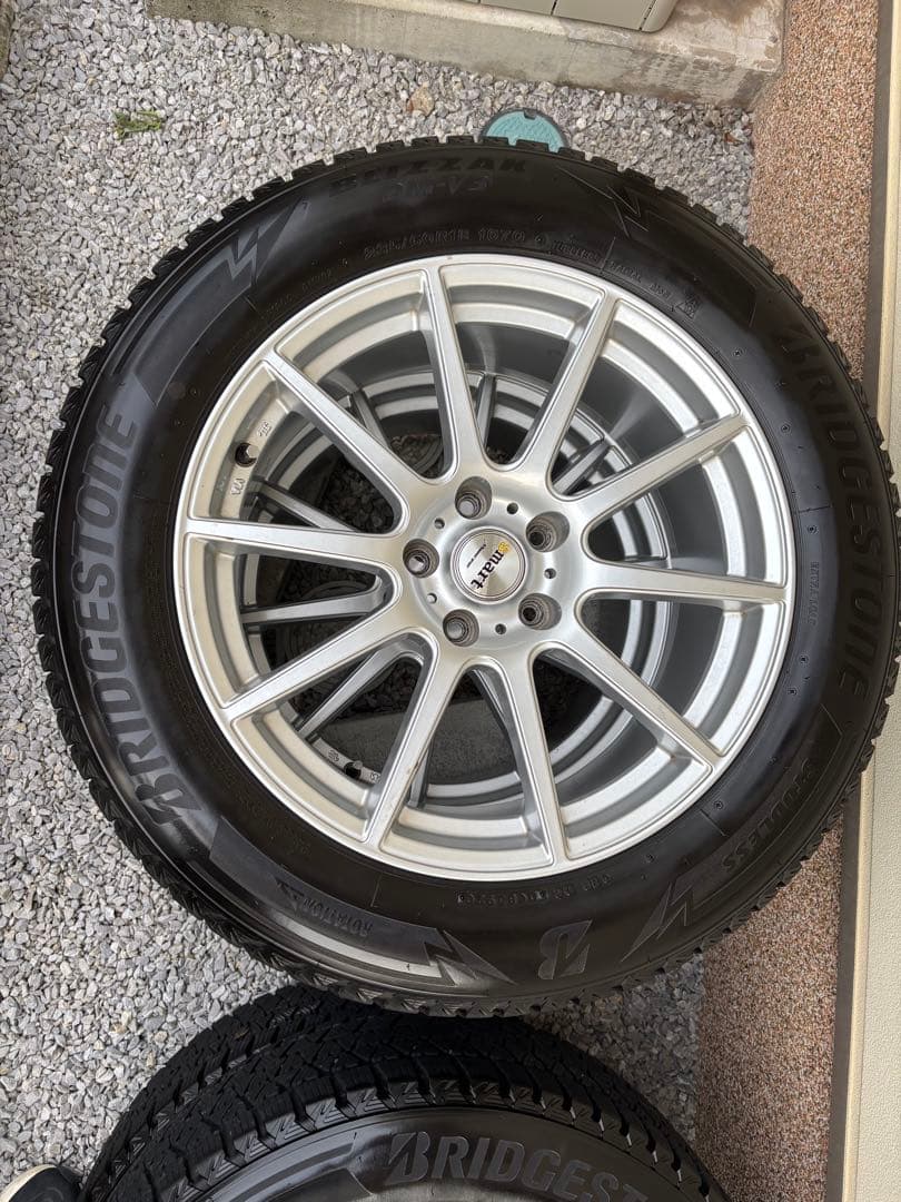 235/60R18 107Q スタッドレスタイヤ