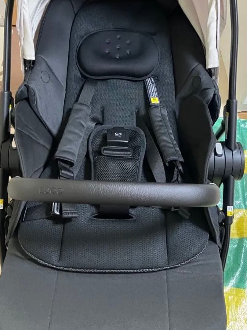 エマ アップリカ　ルーチェフリー　ベージュ