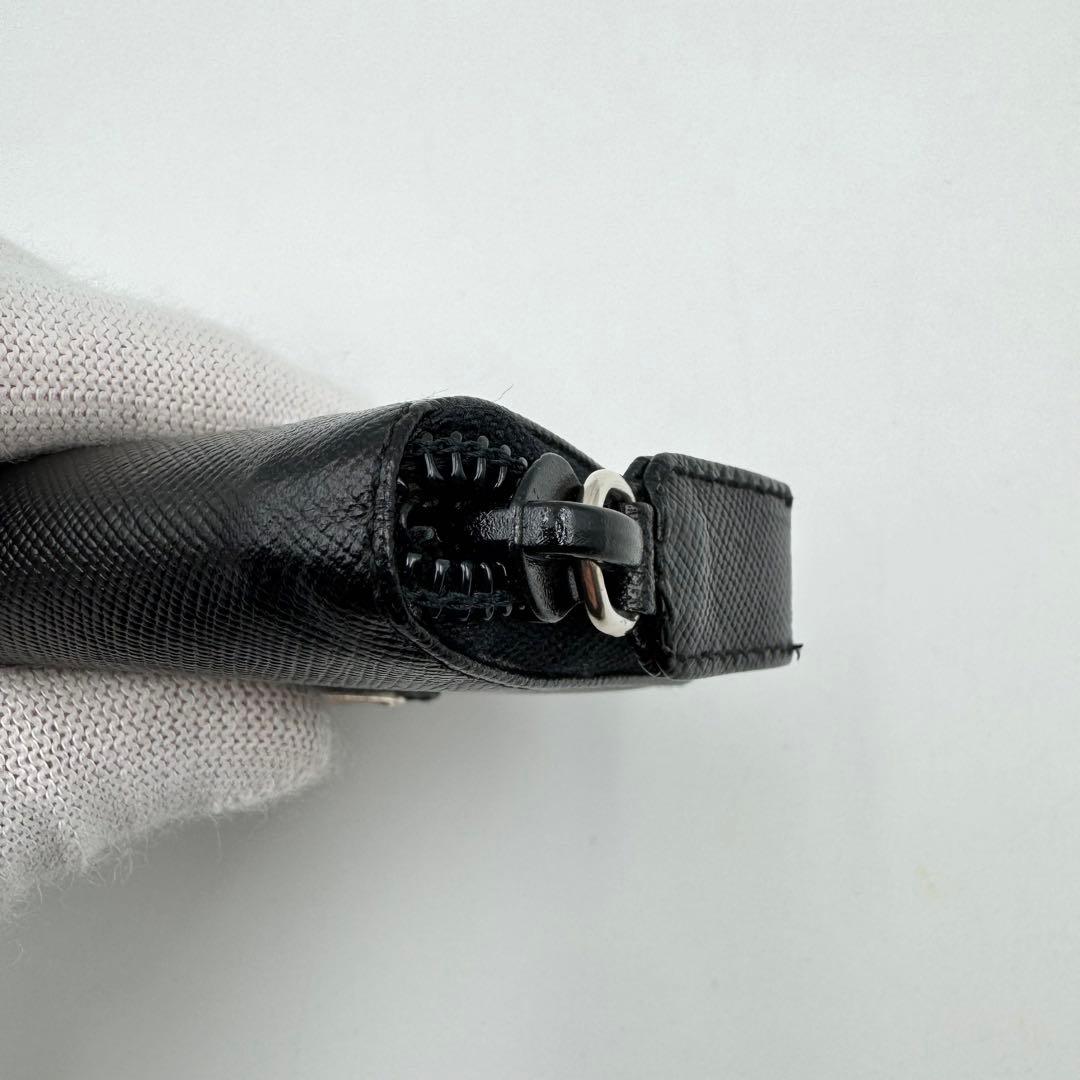 美品✨PRADA プラダ　ケース　ブラック　レザー　三角ロゴ