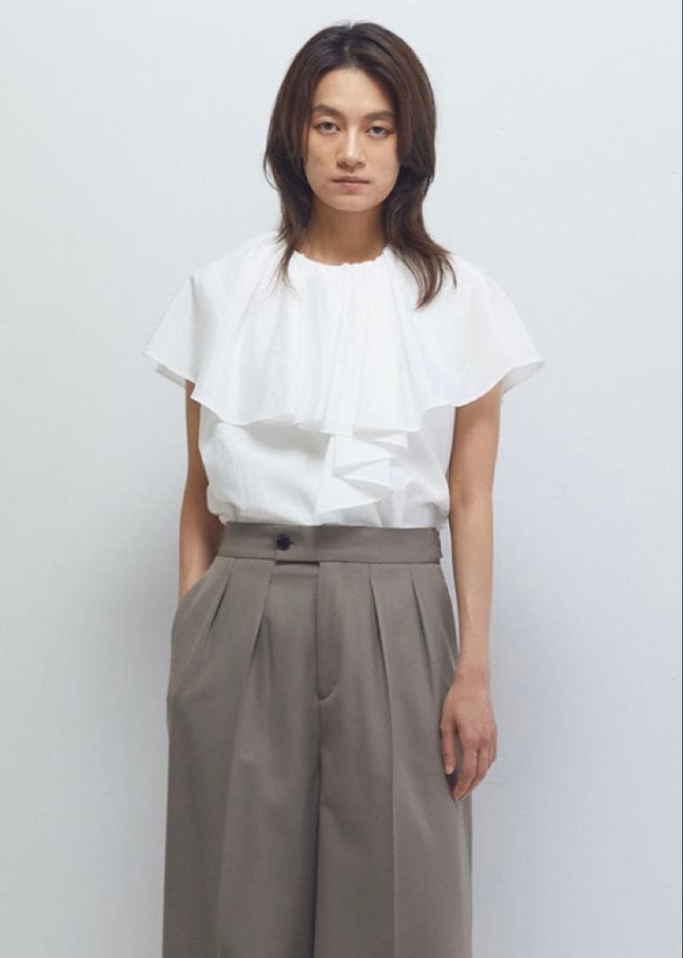 プルミエアロンディスモン ナイロンクロスケープカラーブラウス2025年秋