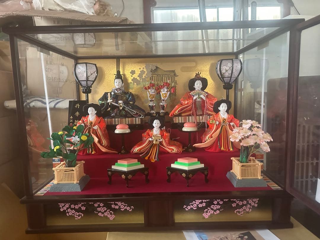 高級ガラスケース入 雛人形 五人飾り 本金調屏風付 伝統美漂う逸品