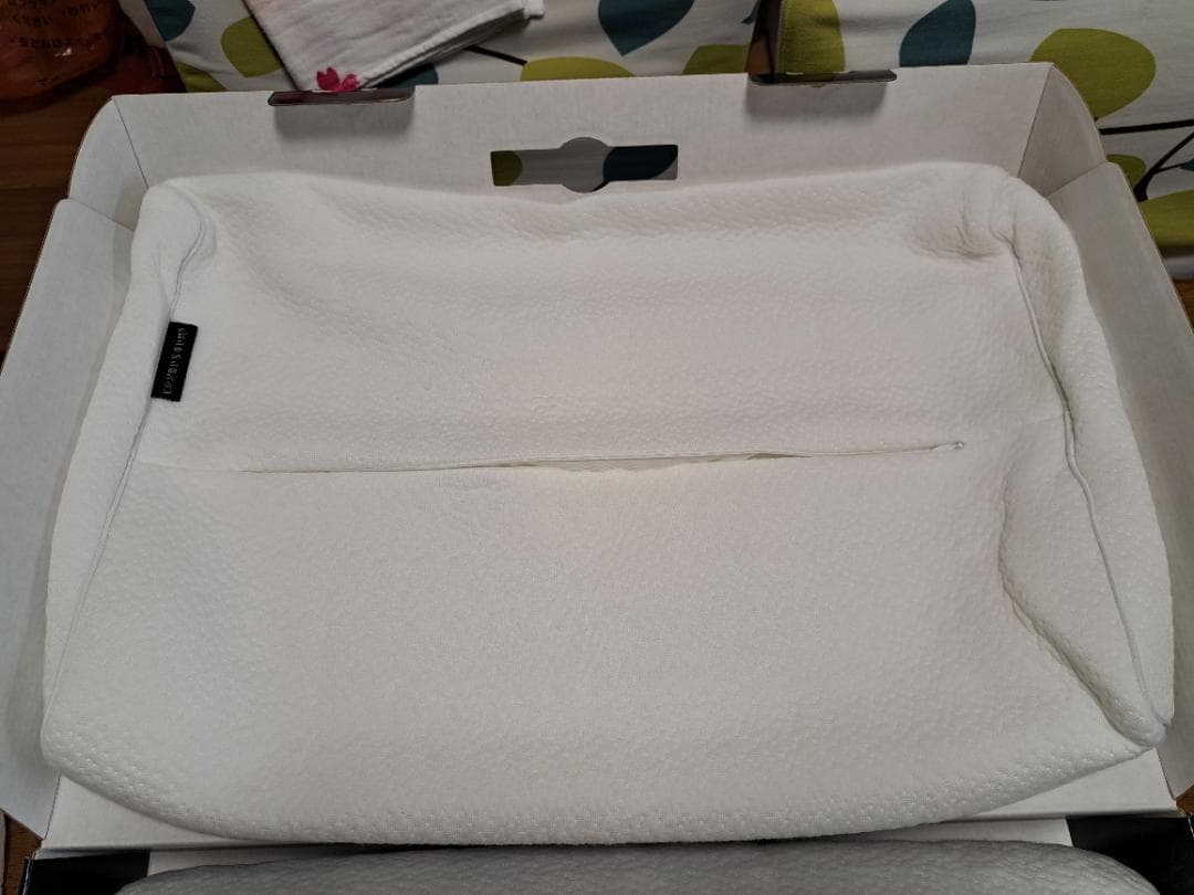 ヒツジのいらない枕 テンセル枕カバー付 至極　別売り予備カバー付き