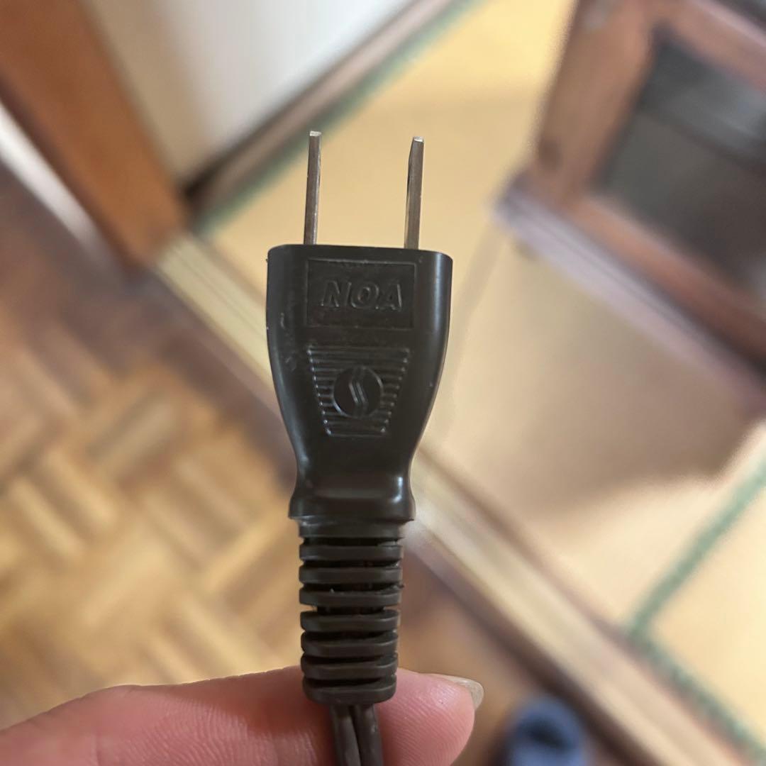 照明付き アンティーク調ガラスキャビネット 鍵付き