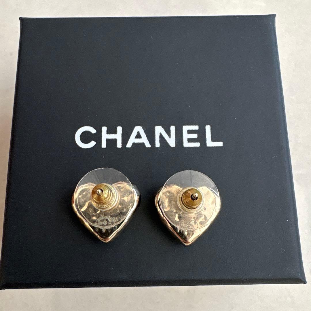 【激レア！】CHANEL 2022クルーズ ハート型ピアス ゴールド シャネル