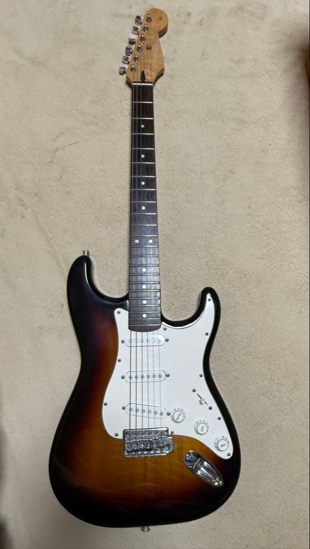 fender 風　Stratocaster サンバースト　ストラトキャスター