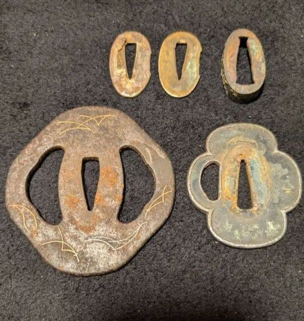 伝統的な鉄製鍔 刀つばつば止め5個セット