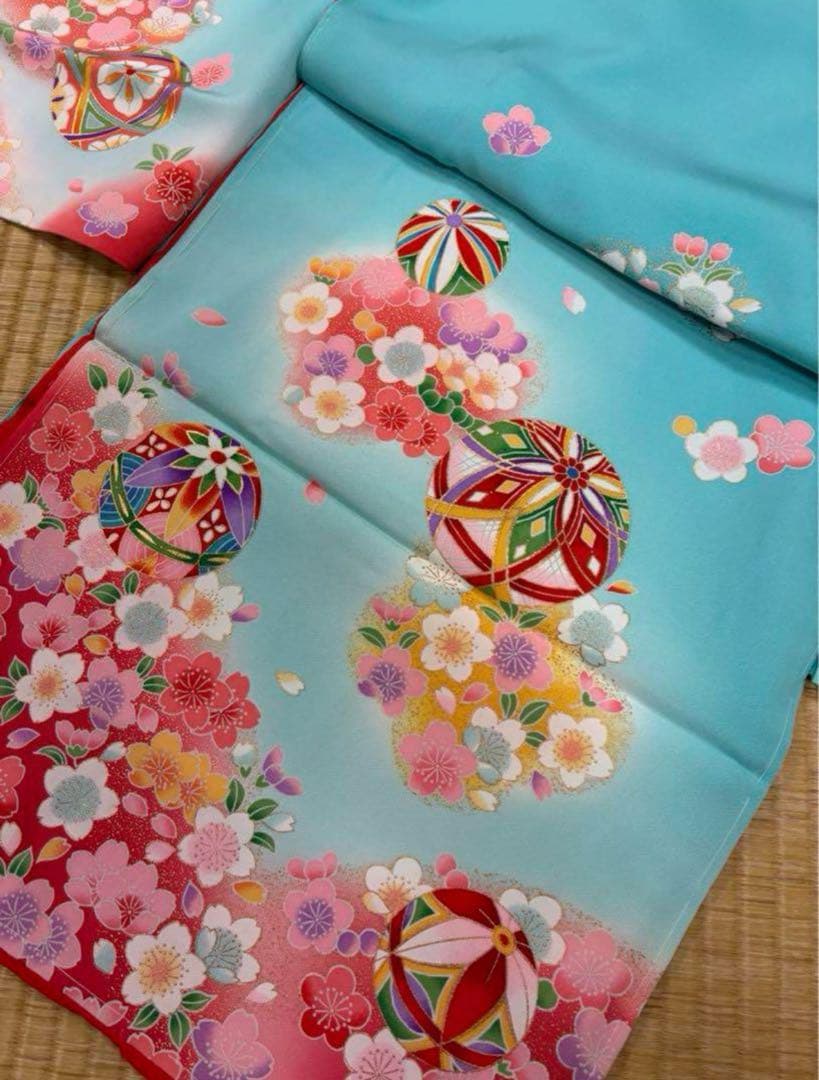 七五三　三ツ身女の子着物　正絹　仮絵羽　爽やか水色　可愛い手毬柄　桜　金彩