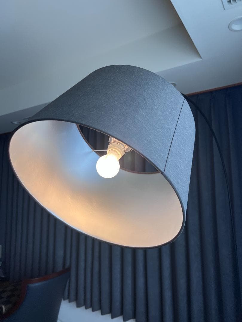 momoボーコンセプト　 Kuta フロアーランプ　ブラック