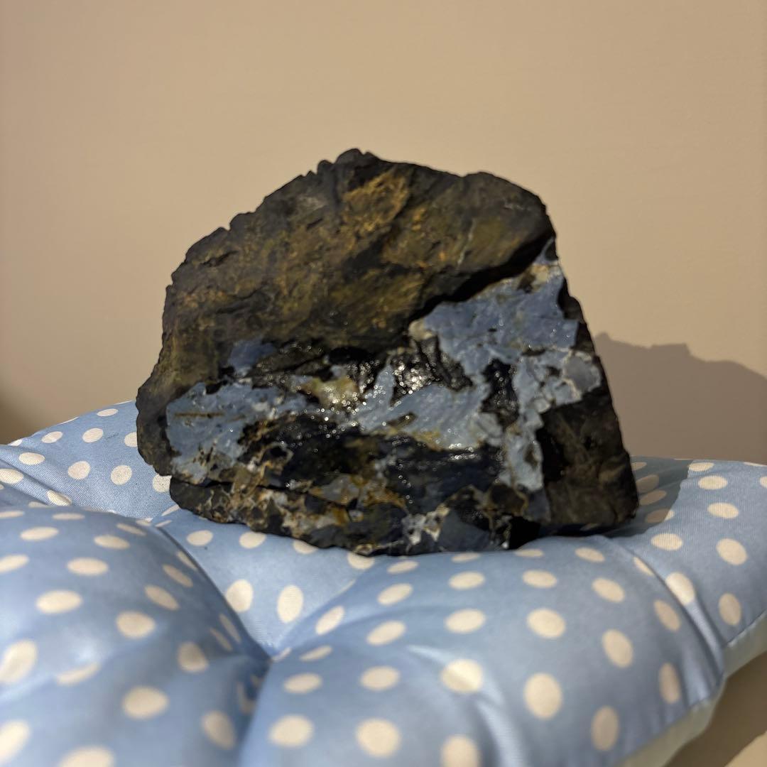 ブラックシリカの原石