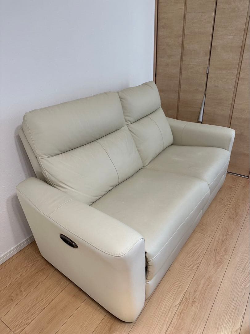 クリーム色 レザー 2人掛けソファ リクライニング