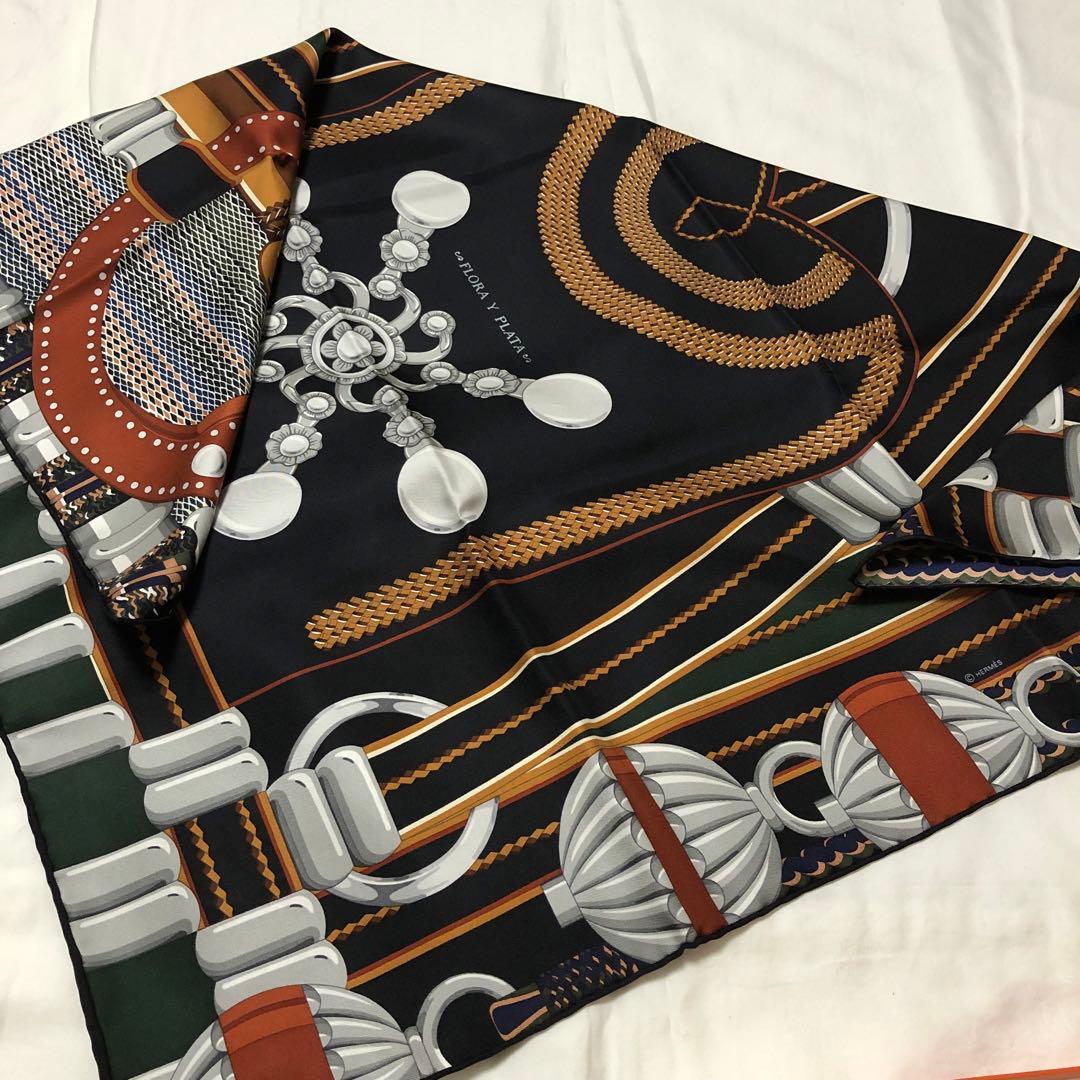 2025AW 新作 HERMES カレ90 《銀細工の花》