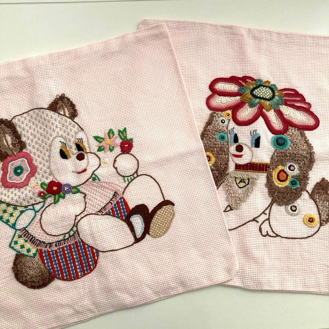 クッションカバー　2枚　手刺しゅう　昭和　レトロ　デザイン　ピンク　戸塚刺繍