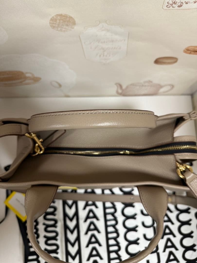 新品未使用✮MARC JACOBS マークジェイコブス トートバッグ ミディアム