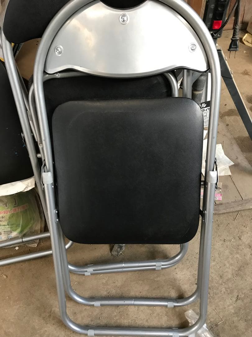 パイプ椅子5脚　メルカリ市の開催中お値下げ‼️