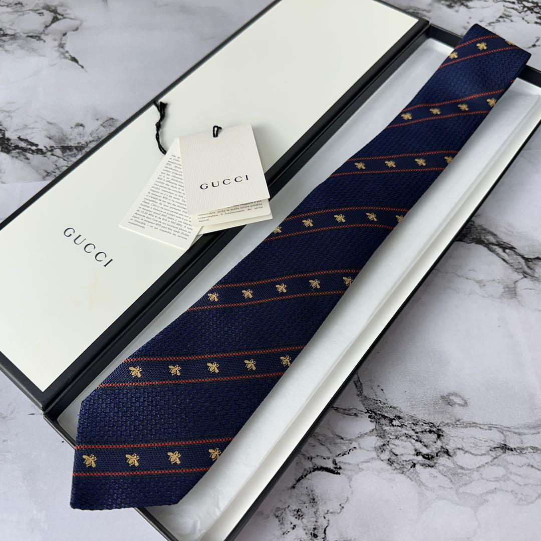 新品タグ付き✨GUCCI グッチ 高級ネクタイ ビー ストライプ 7cm 現行