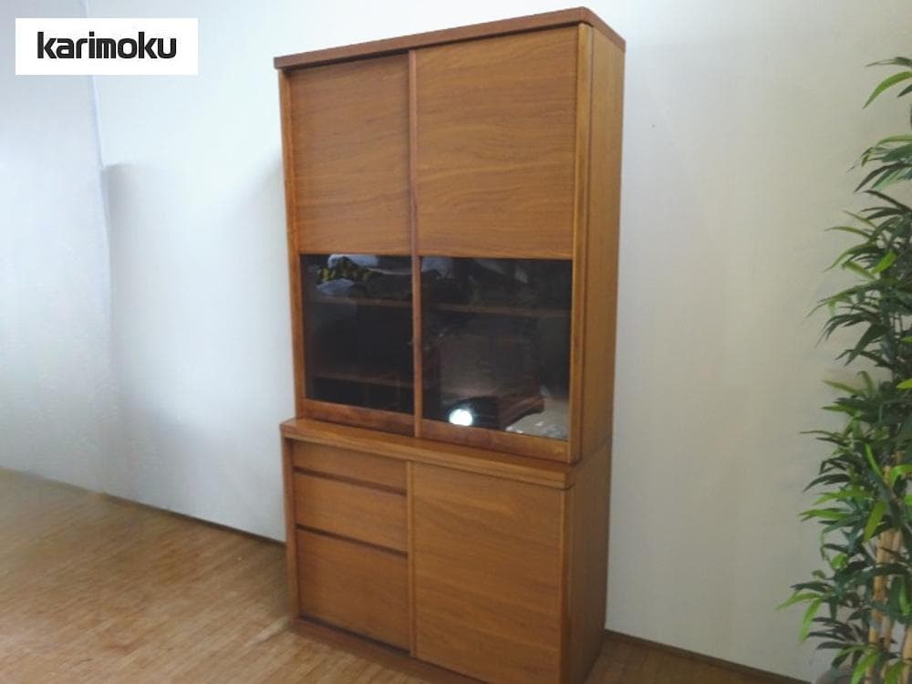 マヨネーズ　カリモク家具　引き戸　キッチンボード　食器棚　　幅101センチ