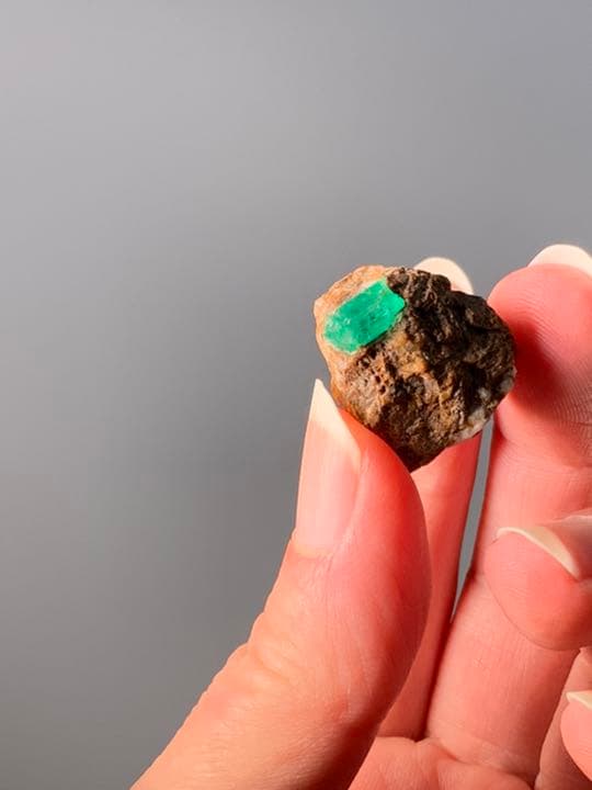 エメラルド原石　天然石