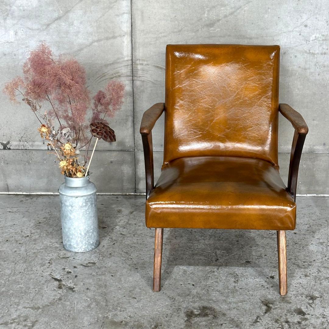 ✦1960〜1970✦PUレザー張り　ラウンジチェア 木製脚　喫茶店　昭和レトロ