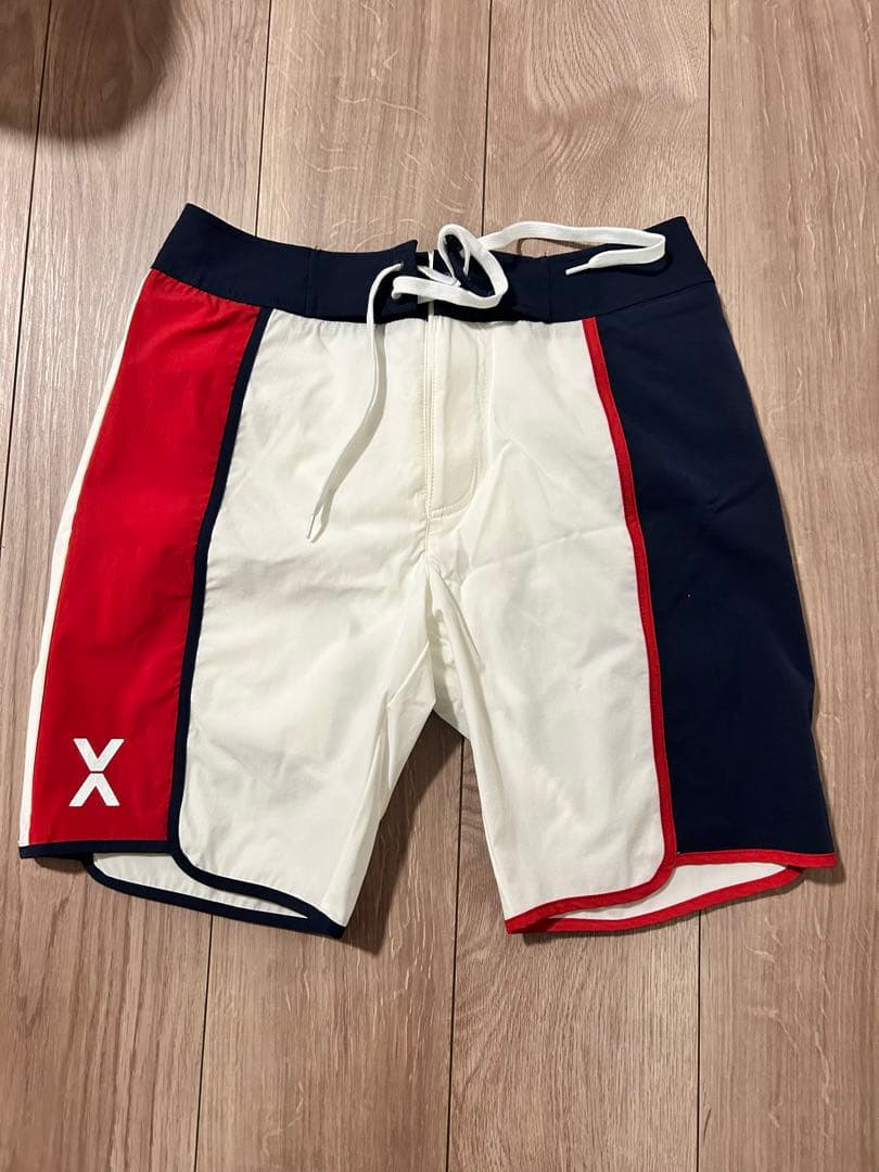 ビートム　サーフパンツ　フィジーク