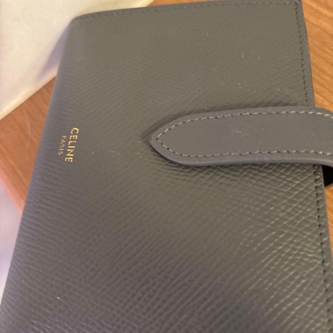美品　CELINE グレー 二つ折り財布