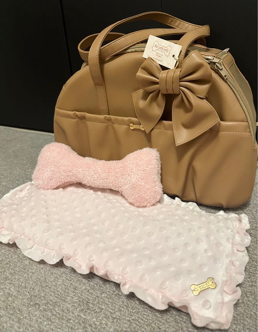 【新品】フォーペッツオンリー ペットキャリー ブランケット&おもちゃセット
