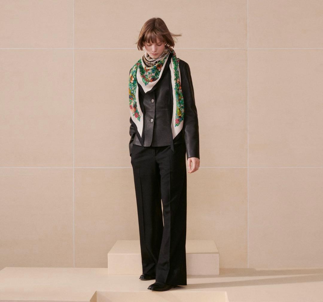 エルメス　ジャングル　ラブ　トライアングルジェアン　カシミヤシルク　スカーフ