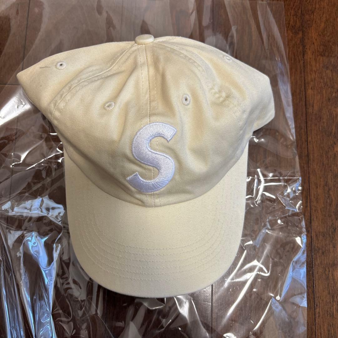 supreme Sロゴ　キャップ　イエロー