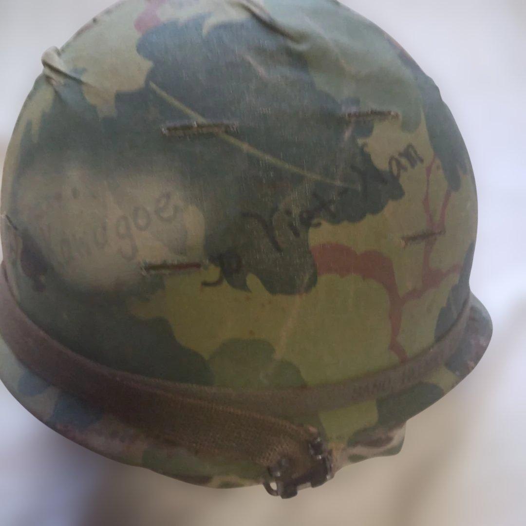 ベトナム戦争 M-1ヘルメットセット 中古品 装飾用胸像付き