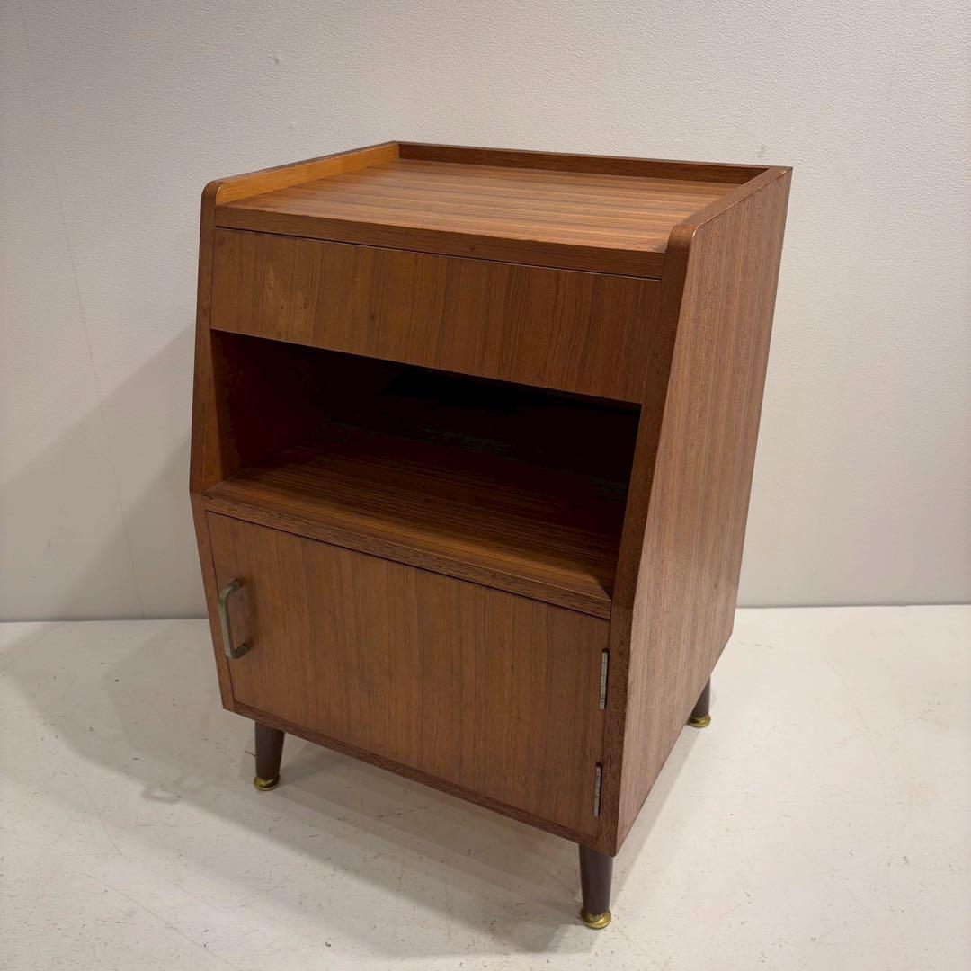 ベッドサイドキャビネット　ナイトテーブル　ミッドセンチュリー
