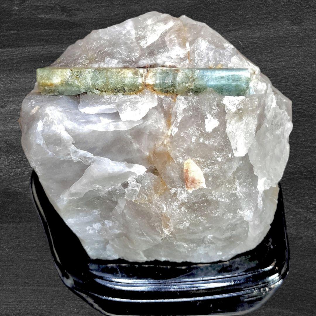 希少 ブラジル産 アクアマリン 母岩付原石 1,650g 結晶76mm 台座付
