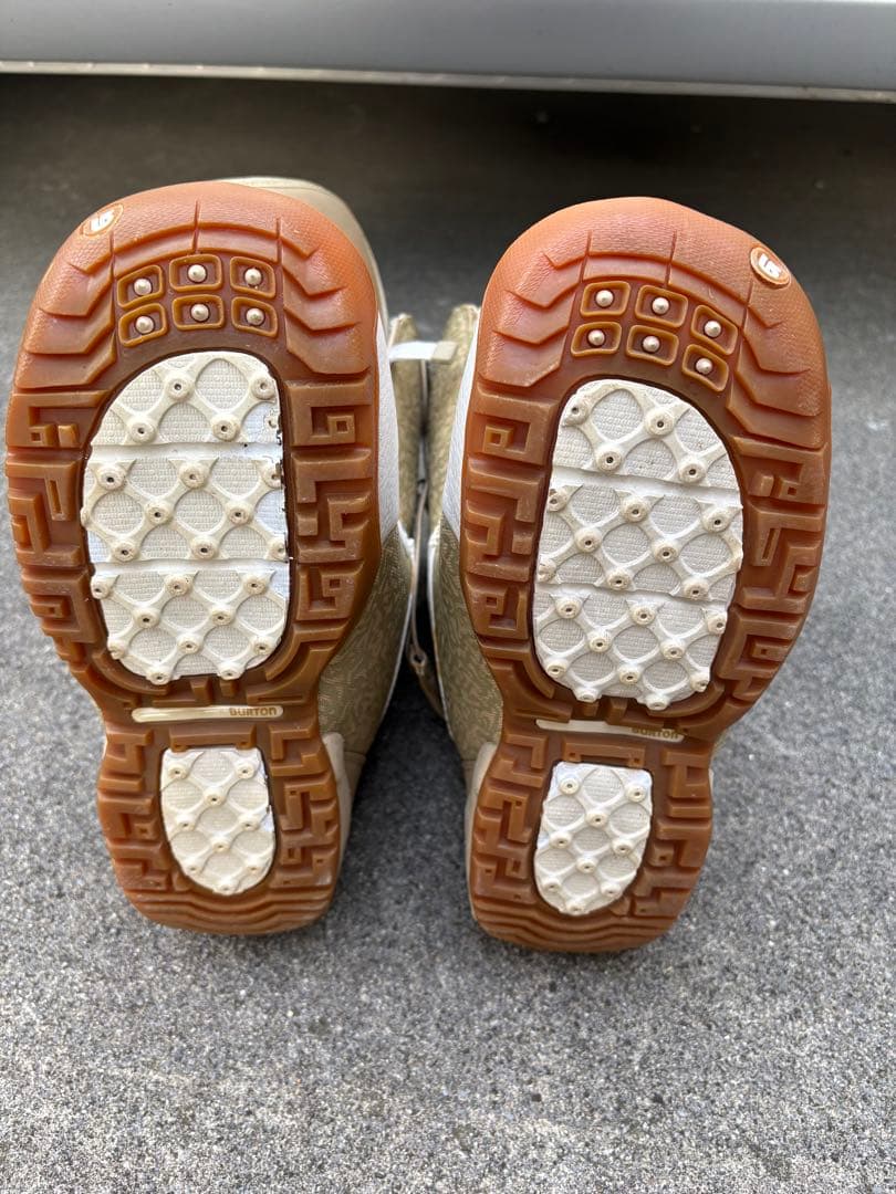 Burtonバートン スノーボードブーツ アイオンionホワイト/ベージュ