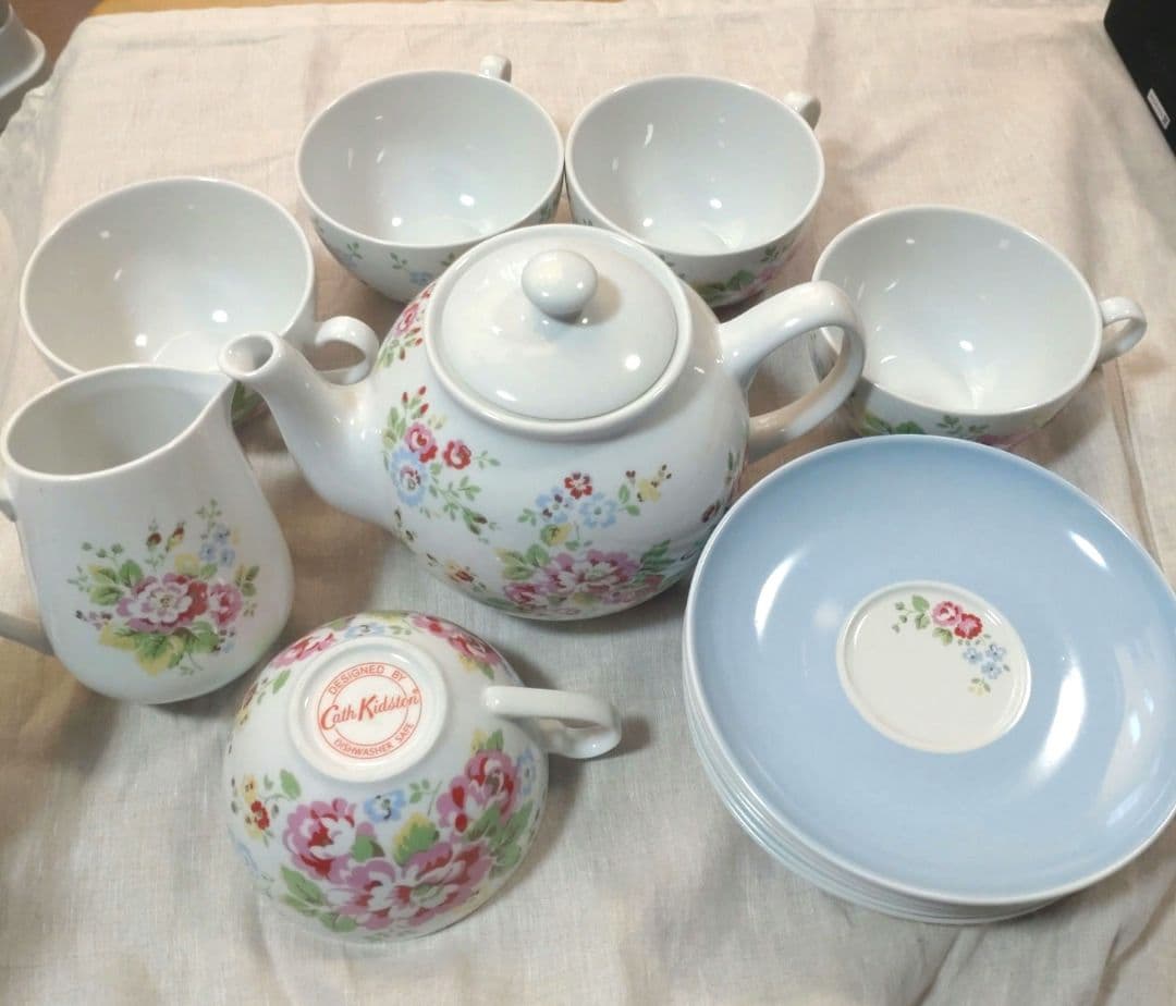 Cath Kidston ティーカップ&ポット セット