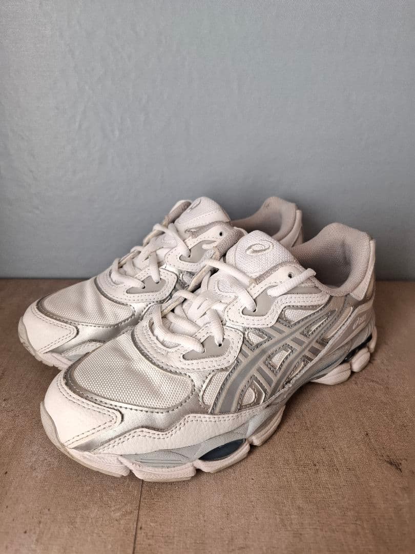 【美品】ASICS GEL-NYC 25cm スニーカー