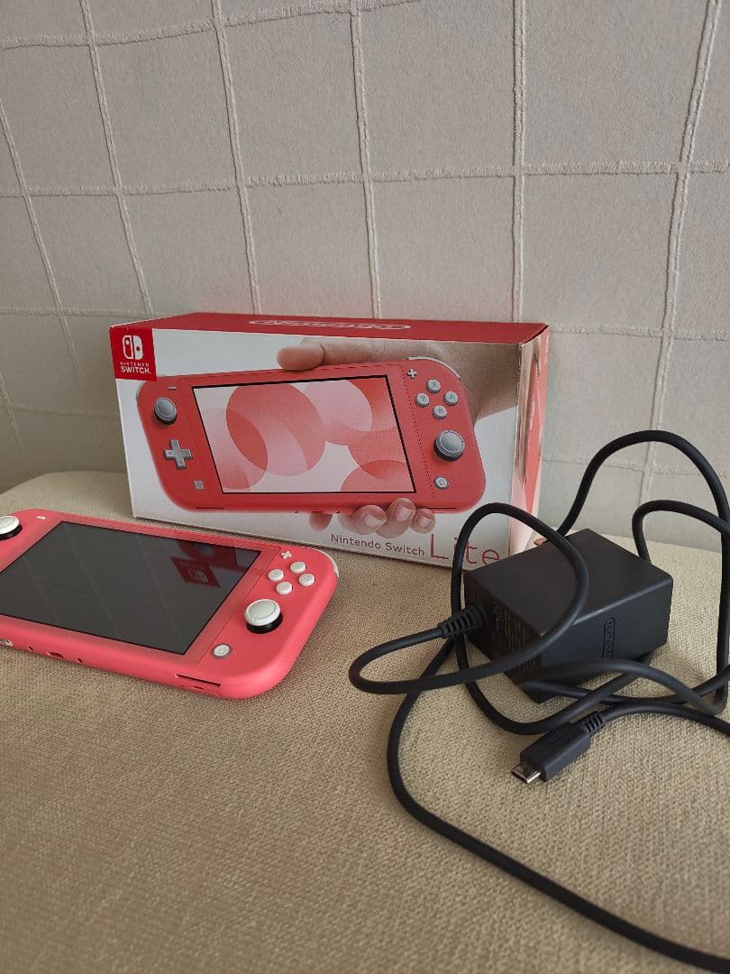 任天堂 Switch Lite コーラルピンク 本体 動作確認済 初期化済