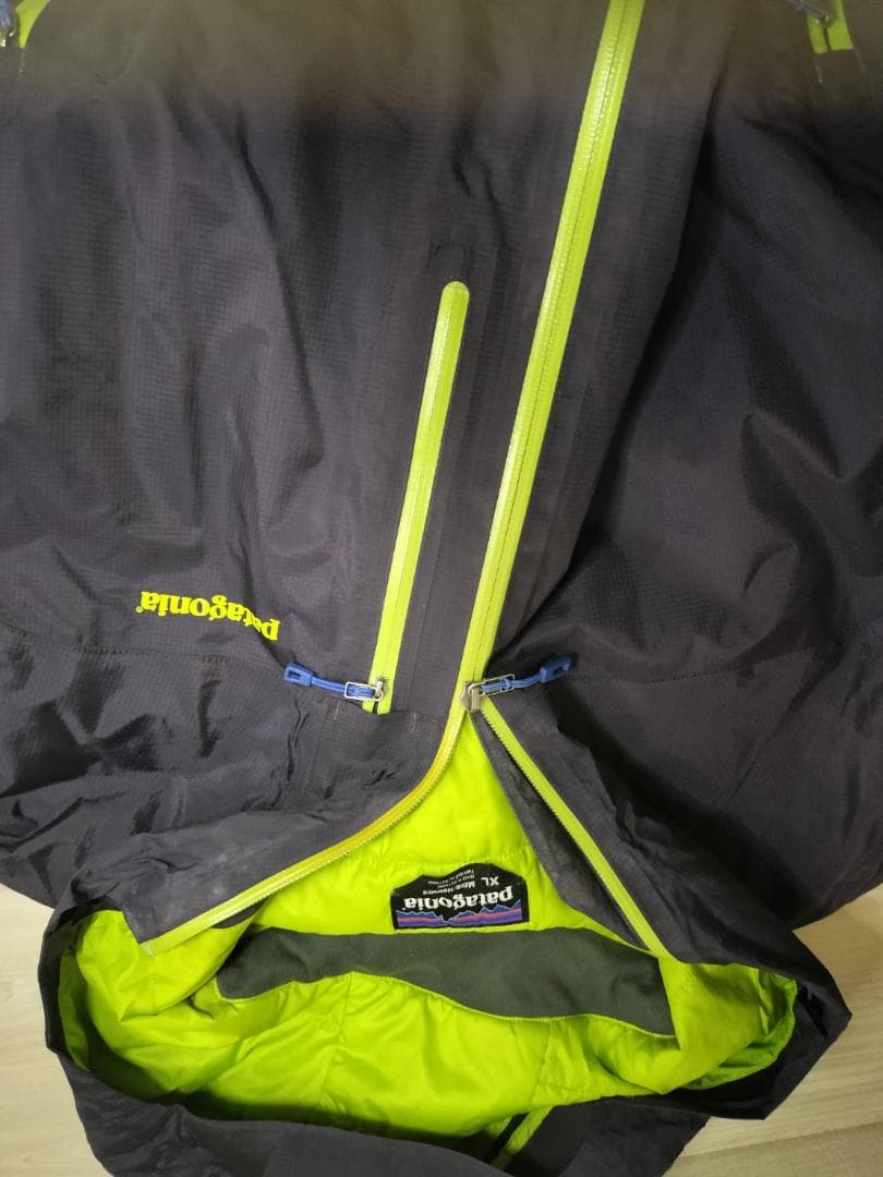 PATAGONIA パタゴニア　プリマロフト　中綿　マウンテンパーカーＸＬ