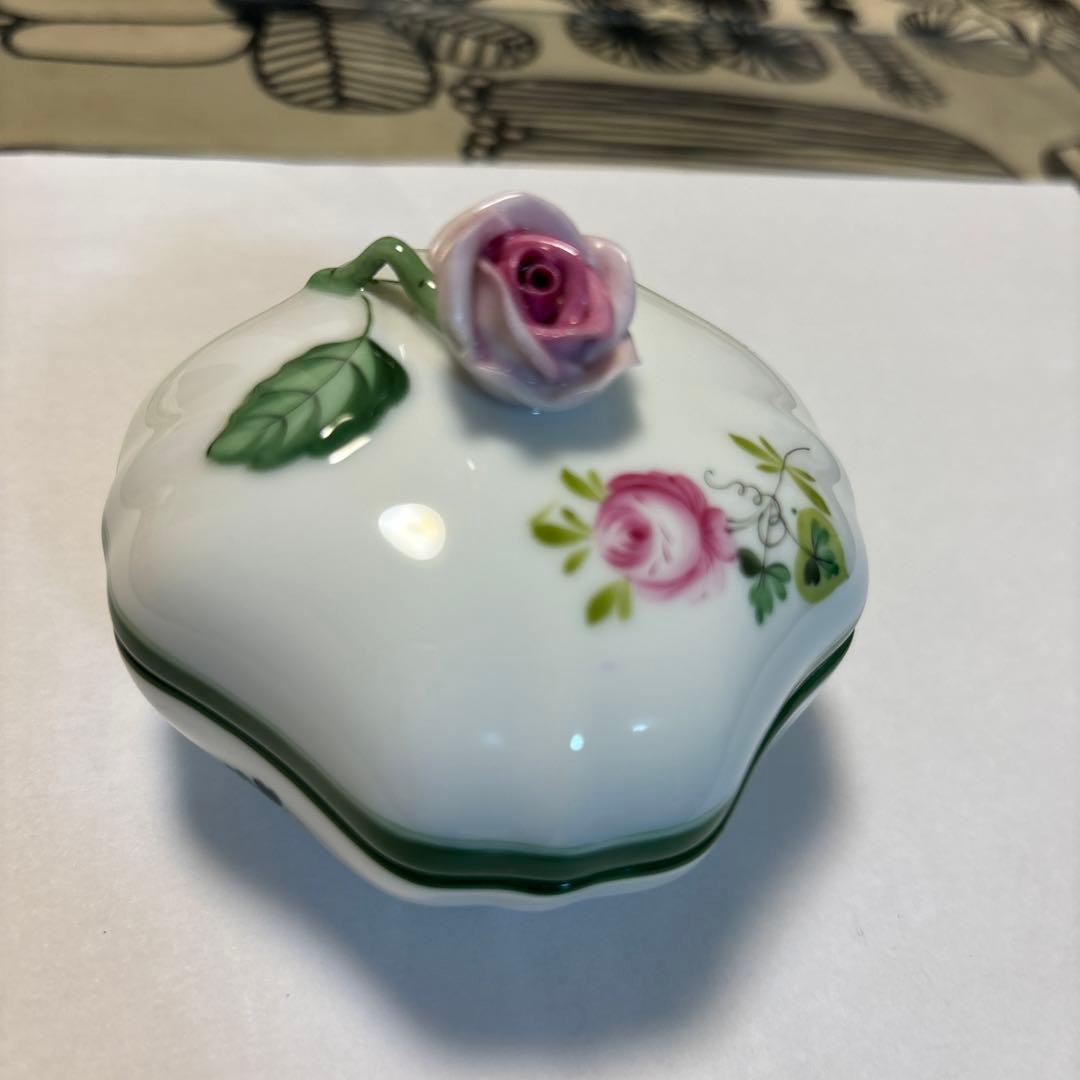 ヘレンド　花柄陶磁器小物入れ 八角形