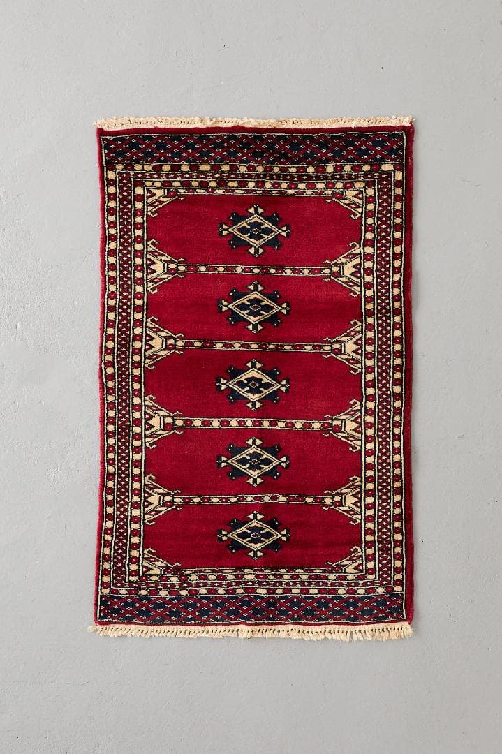 ヴィンテージラグ　トライバルラグ　パキスタン産（104×62cm）赤　ベージュ